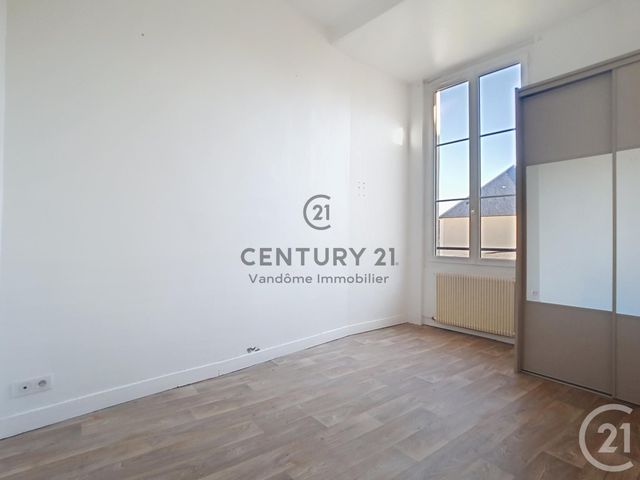 Appartement F2 à vendre - 2 pièces - 26,87 m2 - Crepy En Valois - 60 - PICARDIE