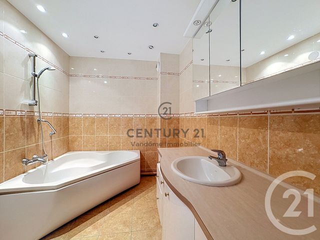 Appartement F3 &agrave; vendre - 4 pi&egrave;ces - 106 m2 - Crepy En Valois - 60 - PICARDIE