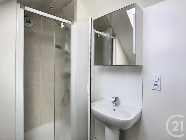 Appartement F2 &agrave; louer - 2 pi&egrave;ces - 38,63 m2 - Crepy En Valois - 60 - PICARDIE