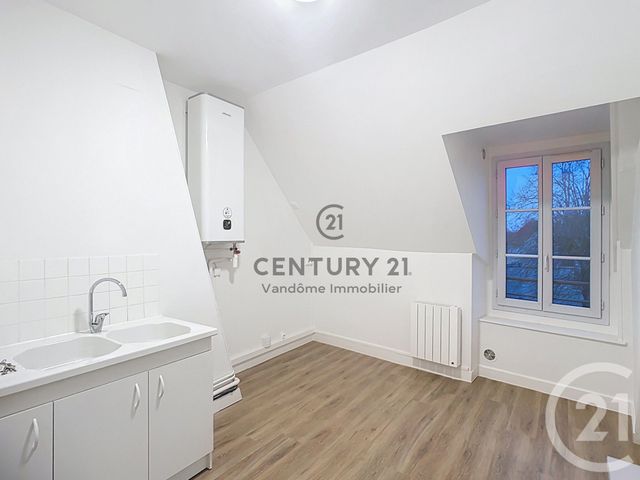 Appartement F1 &agrave; louer - 1 pi&egrave;ce - 27,12 m2 - Crepy En Valois - 60 - PICARDIE