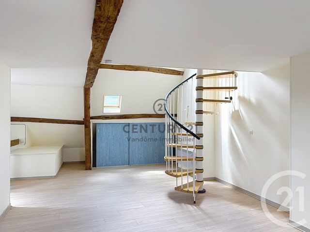 Appartement Duplex &agrave; louer - 2 pi&egrave;ces - 46,70 m2 - La Ferte Milon - 02 - PICARDIE