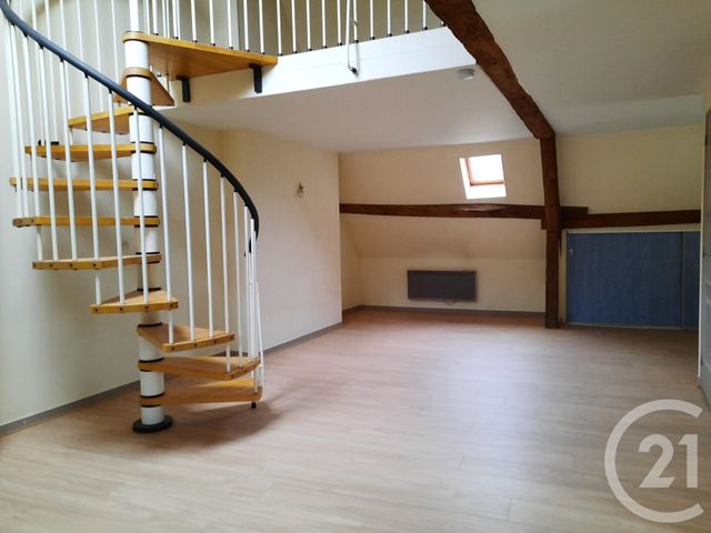 Appartement Duplex &agrave; louer - 2 pi&egrave;ces - 46,70 m2 - La Ferte Milon - 02 - PICARDIE