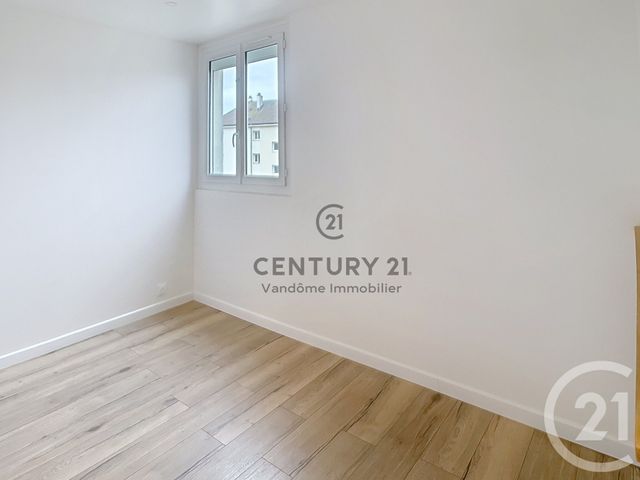 Appartement F2 &agrave; louer - 2 pi&egrave;ces - 43,92 m2 - Crepy En Valois - 60 - PICARDIE