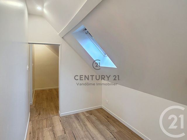 Appartement F2 &agrave; louer - 2 pi&egrave;ces - 43,92 m2 - Crepy En Valois - 60 - PICARDIE