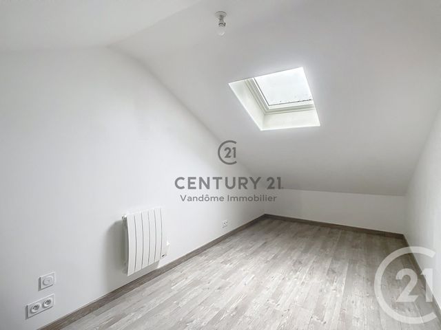 Maison &agrave; louer - 3 pi&egrave;ces - 57,20 m2 - Crepy En Valois - 60 - PICARDIE