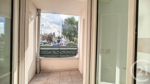 Appartement &agrave; louer - 3 pi&egrave;ces - 62,60 m2 - Crepy En Valois - 60 - PICARDIE