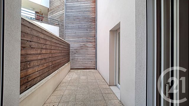 Appartement &agrave; louer - 3 pi&egrave;ces - 62,60 m2 - Crepy En Valois - 60 - PICARDIE