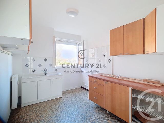 Appartement &agrave; louer - 2 pi&egrave;ces - 55,45 m2 - Crepy En Valois - 60 - PICARDIE