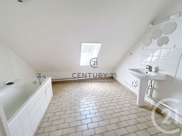 Appartement F3 &agrave; louer - 3 pi&egrave;ces - 85 m2 - Crepy En Valois - 60 - PICARDIE