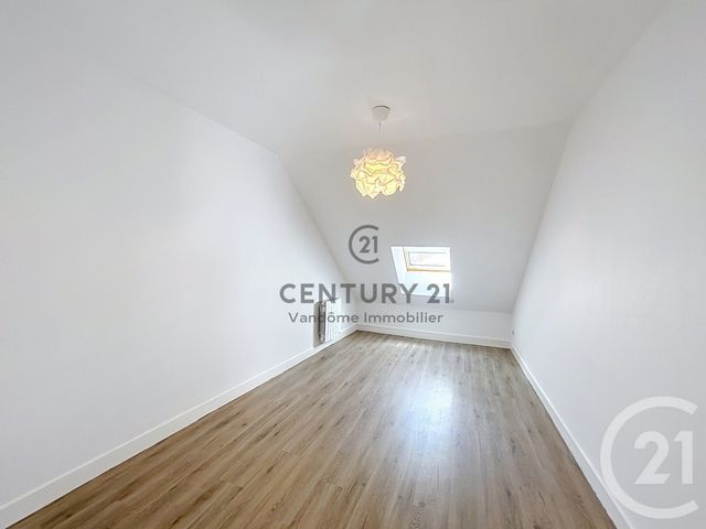 Appartement F3 &agrave; louer - 3 pi&egrave;ces - 85 m2 - Crepy En Valois - 60 - PICARDIE