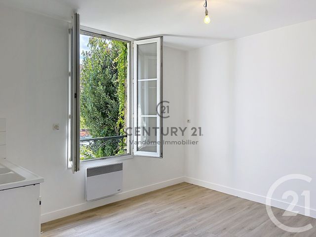 Appartement F3 &agrave; louer - 3 pi&egrave;ces - 85 m2 - Crepy En Valois - 60 - PICARDIE