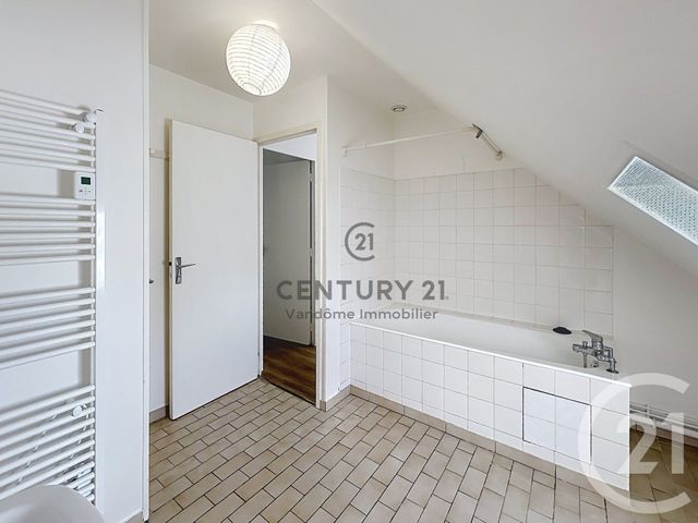 Appartement F3 &agrave; louer - 3 pi&egrave;ces - 85 m2 - Crepy En Valois - 60 - PICARDIE