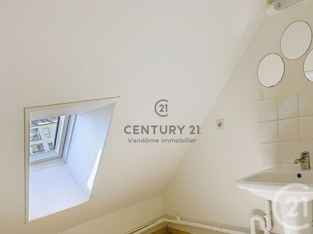 Appartement &agrave; louer - 3 pi&egrave;ces - 85 m2 - Crepy En Valois - 60 - PICARDIE