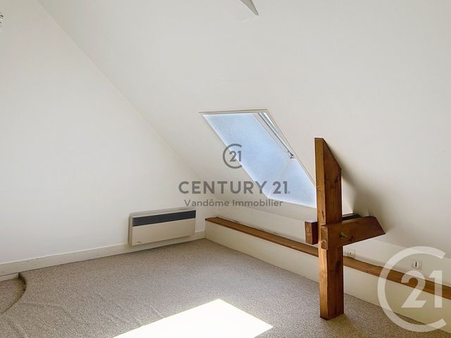 Appartement &agrave; louer - 3 pi&egrave;ces - 85 m2 - Crepy En Valois - 60 - PICARDIE