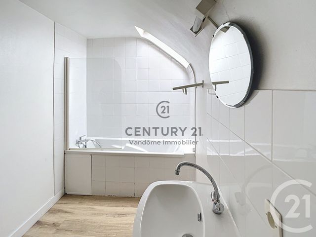 Appartement F2 &agrave; louer - 2 pi&egrave;ces - 31,87 m2 - Crepy En Valois - 60 - PICARDIE