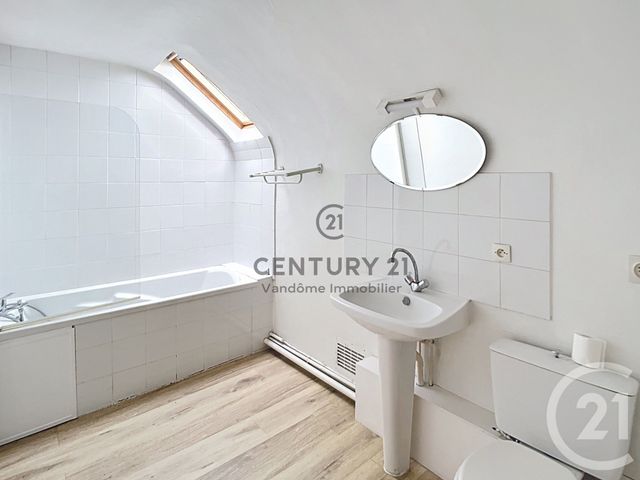 Appartement F2 &agrave; louer - 2 pi&egrave;ces - 31,87 m2 - Crepy En Valois - 60 - PICARDIE