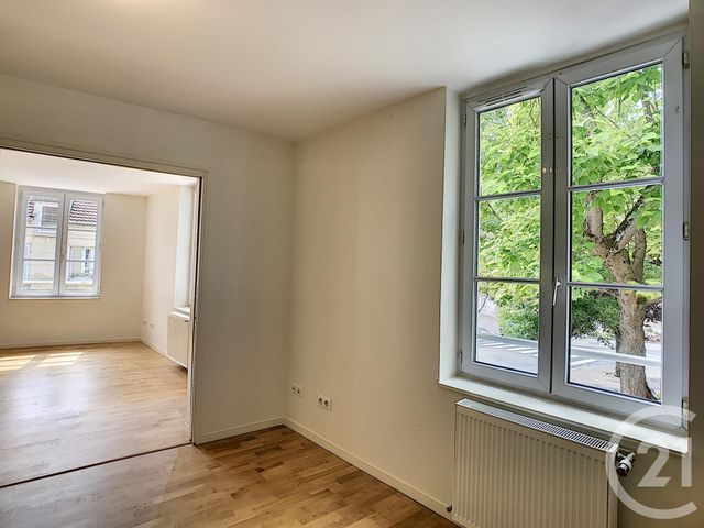 Appartement F4 &agrave; louer - 4 pi&egrave;ces - 85 m2 - Crepy En Valois - 60 - PICARDIE