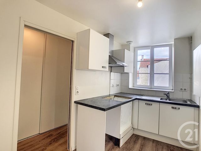 Appartement F4 &agrave; louer - 4 pi&egrave;ces - 85 m2 - Crepy En Valois - 60 - PICARDIE