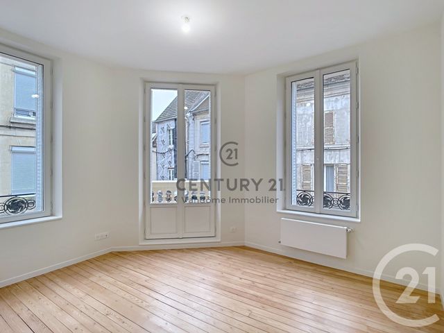Appartement F3 &agrave; louer - 3 pi&egrave;ces - 70,41 m2 - Crepy En Valois - 60 - PICARDIE