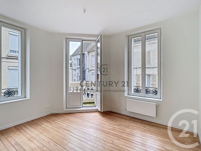 Appartement F3 &agrave; louer - 3 pi&egrave;ces - 70,41 m2 - Crepy En Valois - 60 - PICARDIE