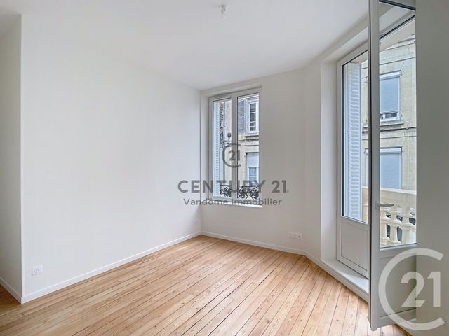 Appartement F3 &agrave; louer - 3 pi&egrave;ces - 70,41 m2 - Crepy En Valois - 60 - PICARDIE