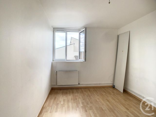 Appartement &agrave; louer - 4 pi&egrave;ces - 76,91 m2 - Crepy En Valois - 60 - PICARDIE