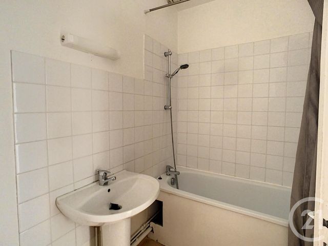 Appartement &agrave; louer - 4 pi&egrave;ces - 76,91 m2 - Crepy En Valois - 60 - PICARDIE