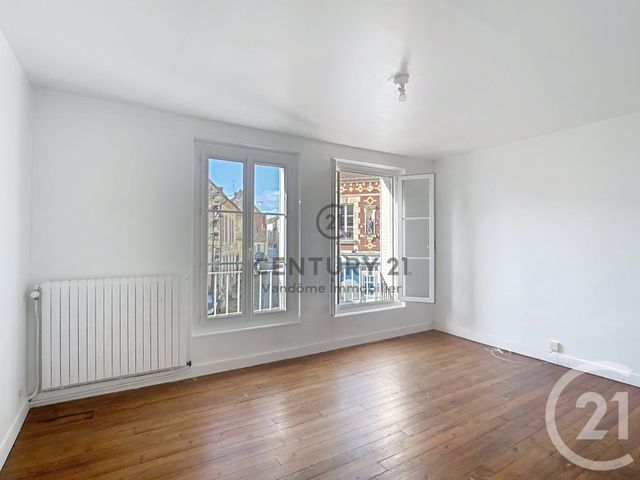 Appartement F4 &agrave; louer - 4 pi&egrave;ces - 84 m2 - Crepy En Valois - 60 - PICARDIE