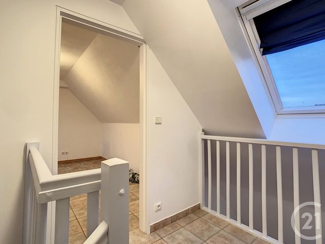 Appartement Duplex &agrave; louer - 4 pi&egrave;ces - 78 m2 - Crepy En Valois - 60 - PICARDIE