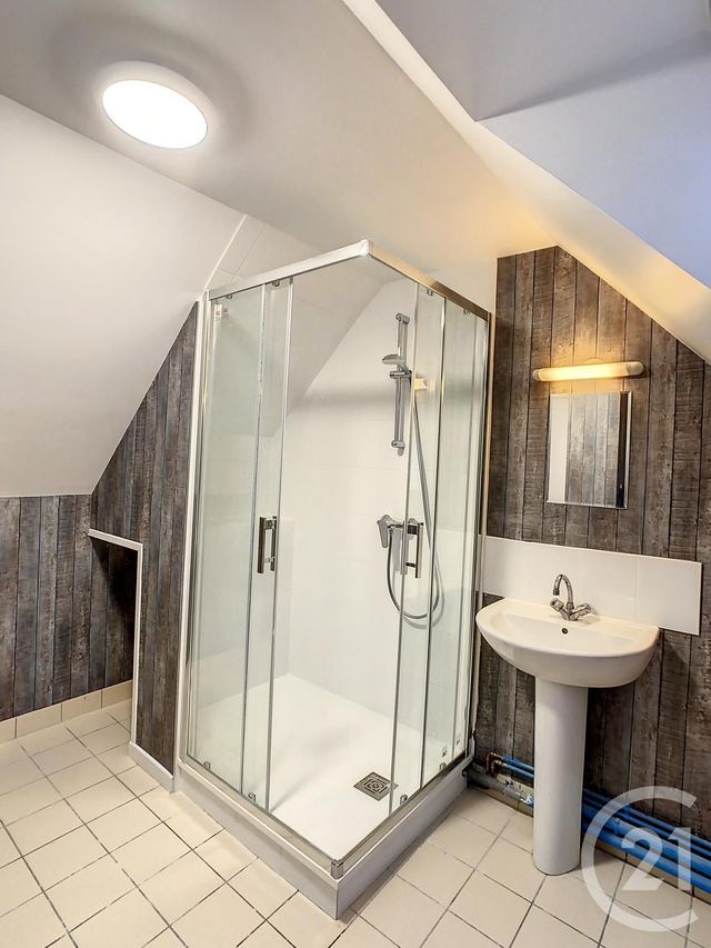 Appartement Duplex &agrave; louer - 4 pi&egrave;ces - 78 m2 - Crepy En Valois - 60 - PICARDIE