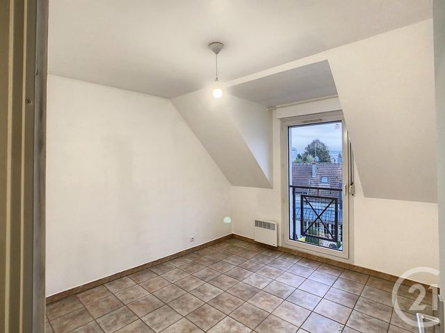 Appartement Duplex &agrave; louer - 4 pi&egrave;ces - 78 m2 - Crepy En Valois - 60 - PICARDIE