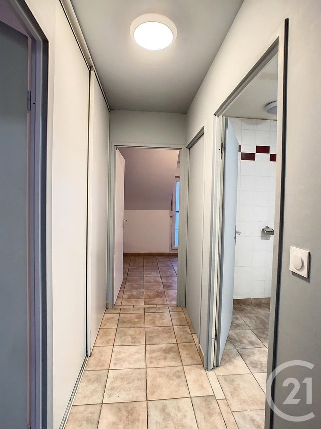 Appartement Duplex &agrave; louer - 4 pi&egrave;ces - 78 m2 - Crepy En Valois - 60 - PICARDIE