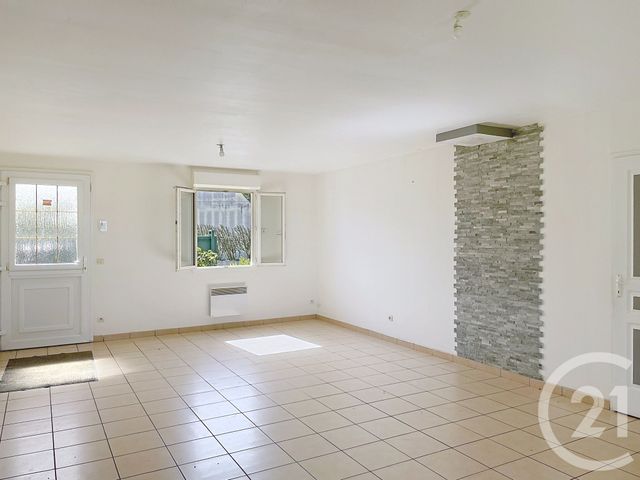 Maison &agrave; louer - 5 pi&egrave;ces - 89,42 m2 - Villers St Genest - 60 - PICARDIE