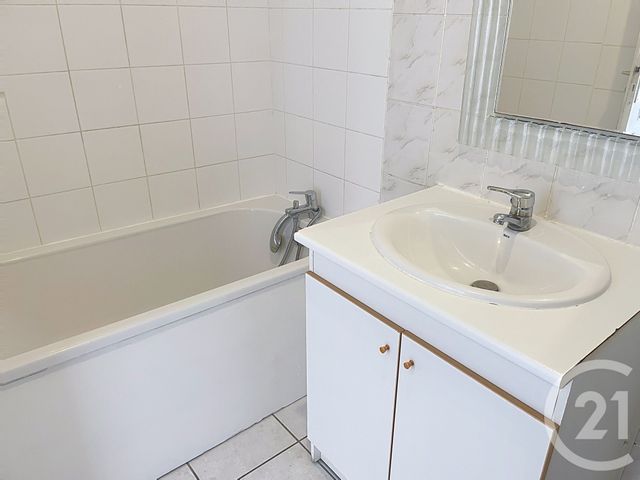 Maison &agrave; louer - 5 pi&egrave;ces - 89,42 m2 - Villers St Genest - 60 - PICARDIE