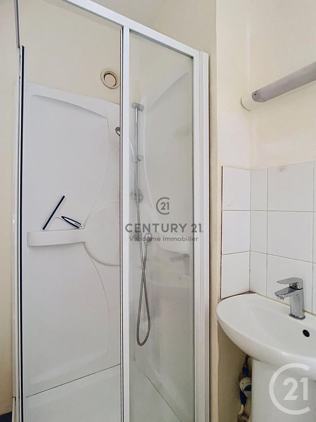 Appartement Studio &agrave; vendre - 1 pi&egrave;ce - 24 m2 - Crepy En Valois - 60 - PICARDIE