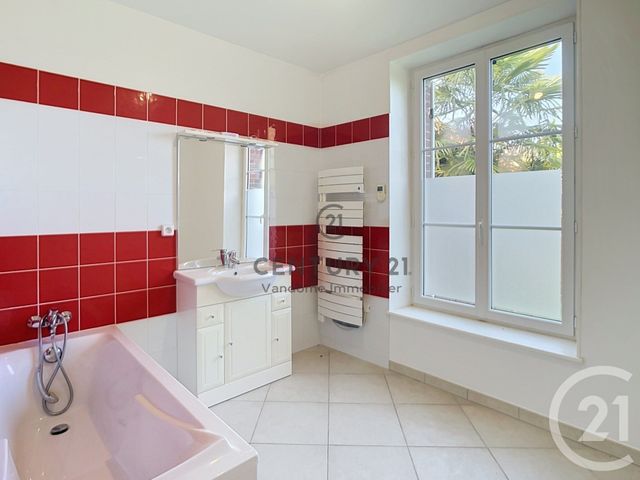 Maison &agrave; louer - 7 pi&egrave;ces - 157,29 m2 - Trumilly - 60 - PICARDIE