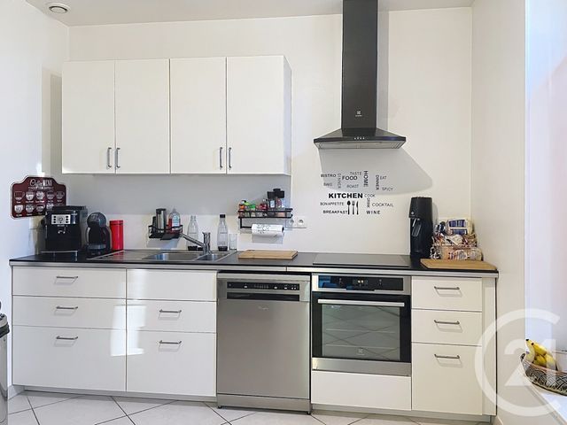 Maison &agrave; louer - 7 pi&egrave;ces - 157,29 m2 - Trumilly - 60 - PICARDIE