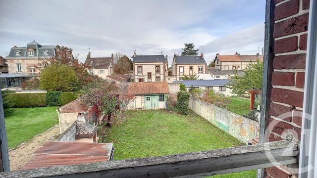 Maison &agrave; louer - 5 pi&egrave;ces - 110 m2 - Crepy En Valois - 60 - PICARDIE