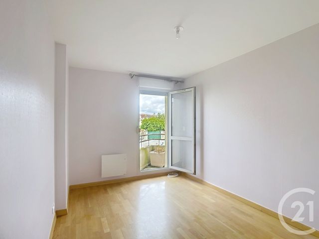 Appartement F5 &agrave; louer - 5 pi&egrave;ces - 91,64 m2 - Crepy En Valois - 60 - PICARDIE