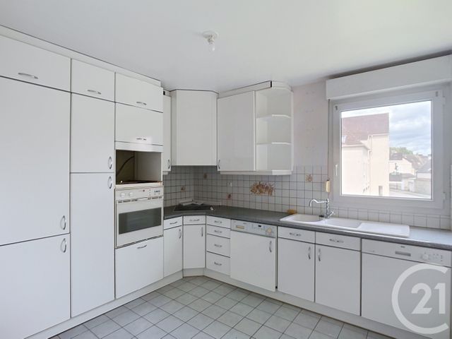 Appartement F5 &agrave; louer - 5 pi&egrave;ces - 91,64 m2 - Crepy En Valois - 60 - PICARDIE