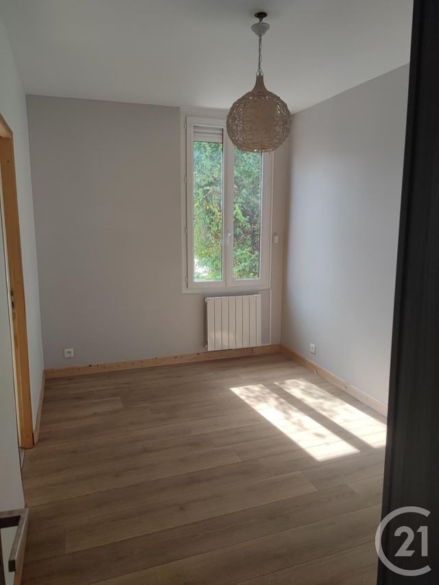 Appartement F2 &agrave; louer - 2 pi&egrave;ces - 37,60 m2 - Crepy En Valois - 60 - PICARDIE