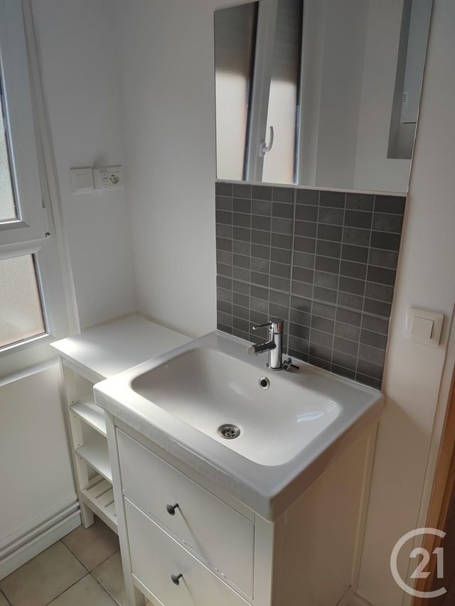 Appartement F2 &agrave; louer - 2 pi&egrave;ces - 37,60 m2 - Crepy En Valois - 60 - PICARDIE