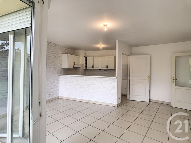 Appartement F3 &agrave; louer - 3 pi&egrave;ces - 52,05 m2 - Crepy En Valois - 60 - PICARDIE
