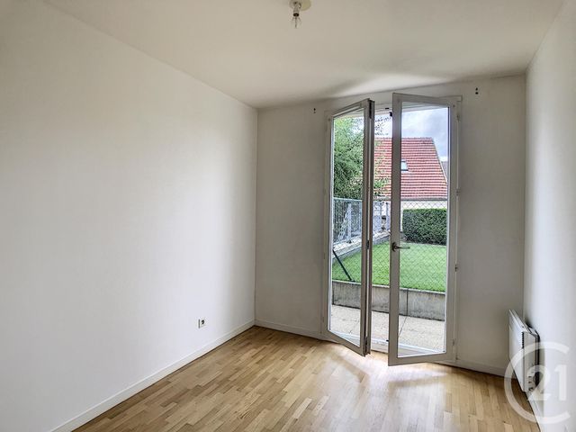 Appartement F3 &agrave; louer - 3 pi&egrave;ces - 52,05 m2 - Crepy En Valois - 60 - PICARDIE