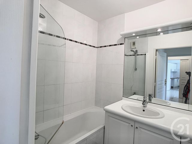 Appartement F3 &agrave; louer - 3 pi&egrave;ces - 52,05 m2 - Crepy En Valois - 60 - PICARDIE