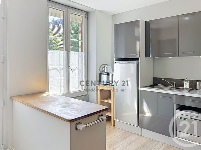 Maison &agrave; louer - 3 pi&egrave;ces - 50 m2 - Crepy En Valois - 60 - PICARDIE