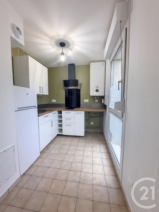 Appartement Studio &agrave; louer - 1 pi&egrave;ce - 31 m2 - Crepy En Valois - 60 - PICARDIE