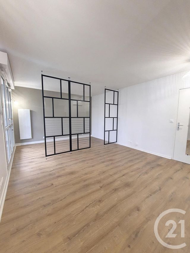 Appartement Studio &agrave; louer - 1 pi&egrave;ce - 31 m2 - Crepy En Valois - 60 - PICARDIE