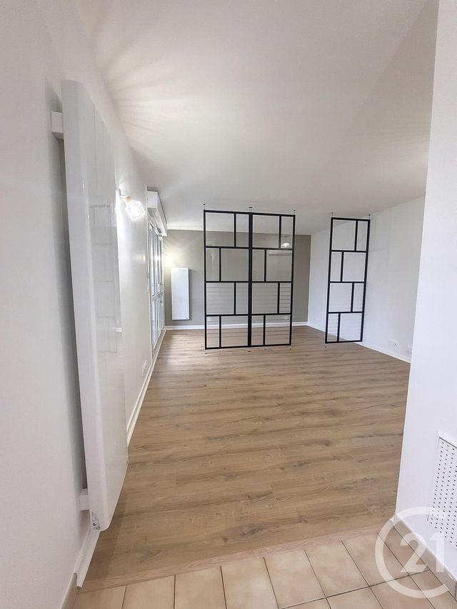 Appartement Studio &agrave; louer - 1 pi&egrave;ce - 31 m2 - Crepy En Valois - 60 - PICARDIE