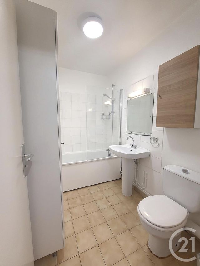 Appartement Studio &agrave; louer - 1 pi&egrave;ce - 31 m2 - Crepy En Valois - 60 - PICARDIE
